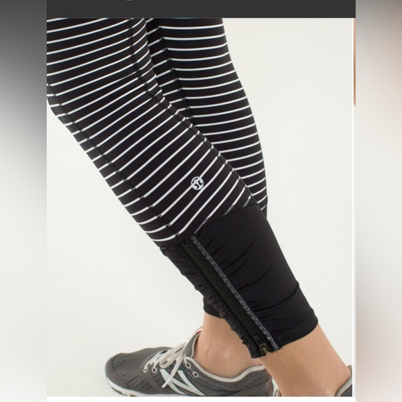 lululemon athletica Black and White Patterned Jeggings - Picture 6 of 7